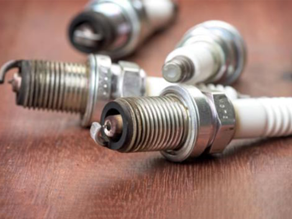 What are the manifestations of spark plug failure？